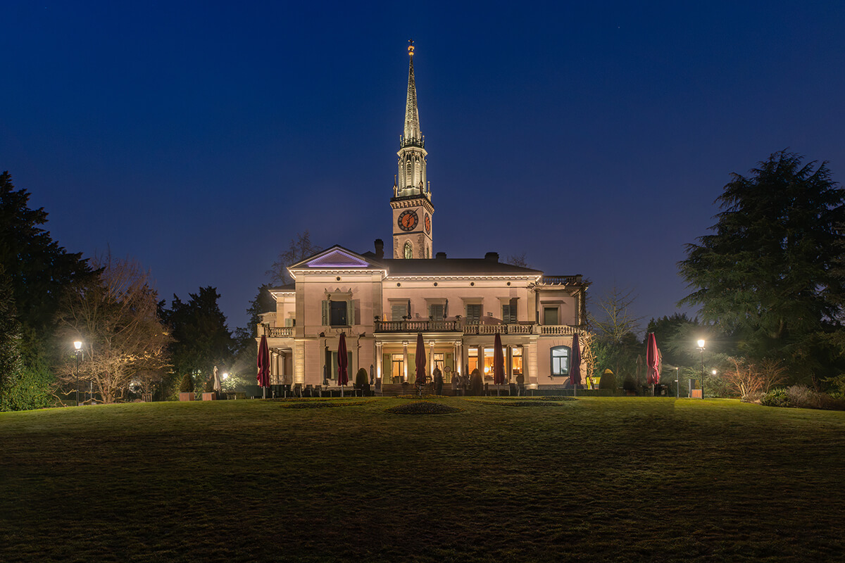 Nachtfotografie Kirche Villa Villette Cham Beleuchtung