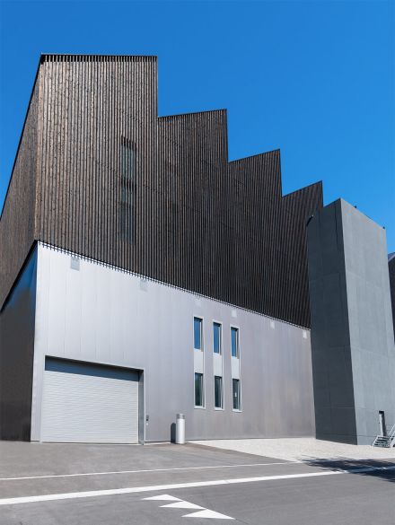 Industriefotografie V-ZUG Gebäude Hörmann Tore Aussenansicht