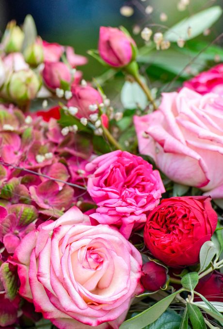 Blumengrusskarte in den Farben rosa und grün, als Postkarte erhältlich